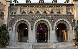 Edificio Campus Oriente Pontificia Universidad Católica