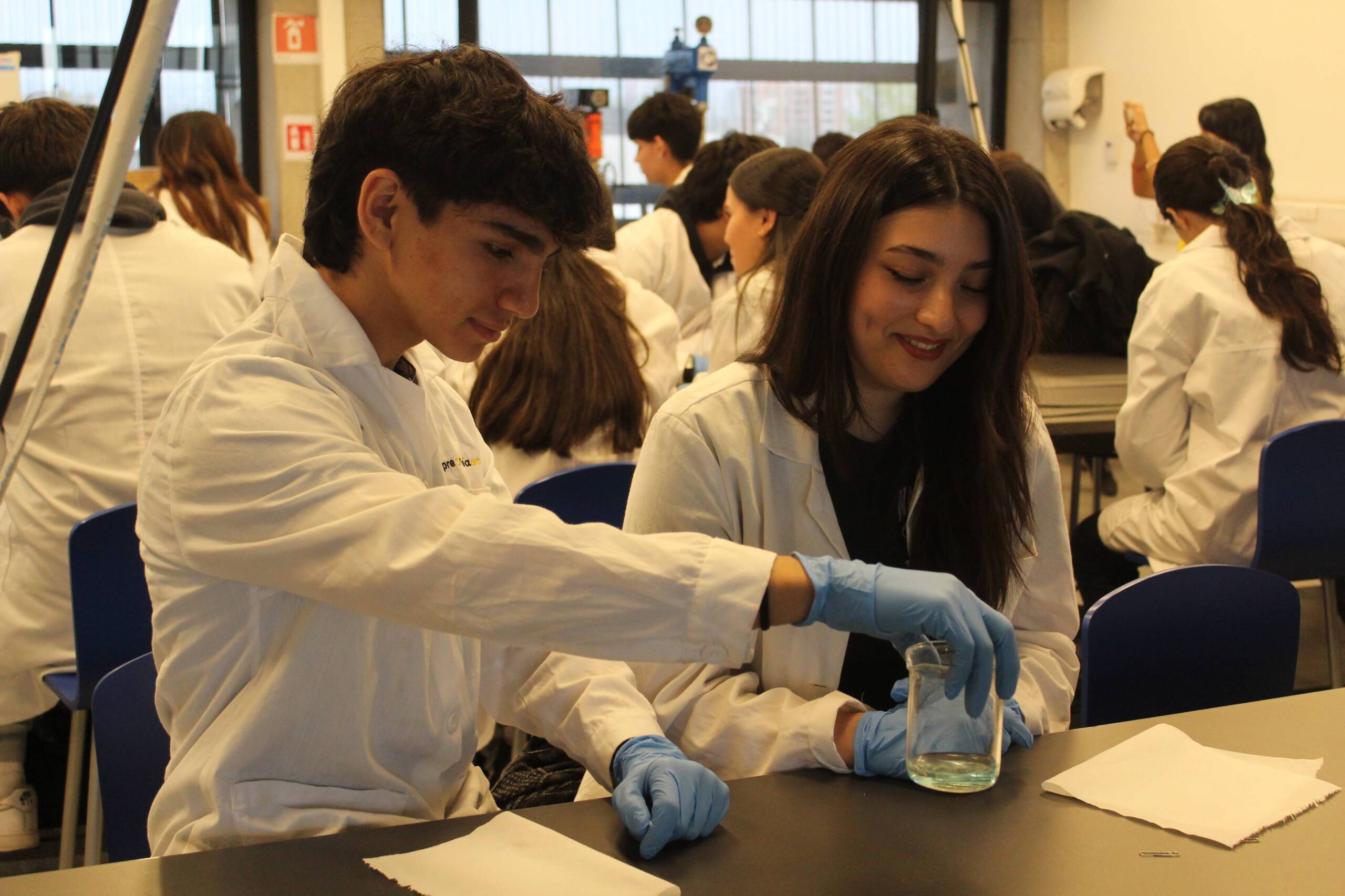 Vinculación UC: Estudiantes de Preuniversitario UC exploran Ingeniería UC en una jornada práctica y vocacional